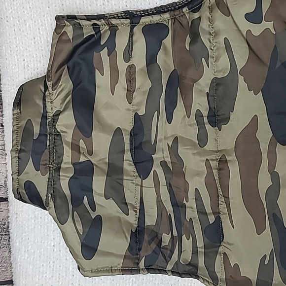 Revolution Kids Lightweight Camo Puffer Vest Jacket in Green/Gray/Black - Picture 17 of 17